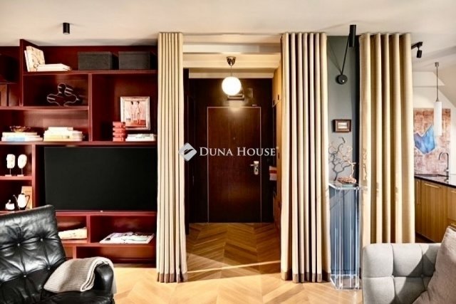 Eladó téglalakás, Budapesten, VI. kerületben 183 M Ft, 3 szobás