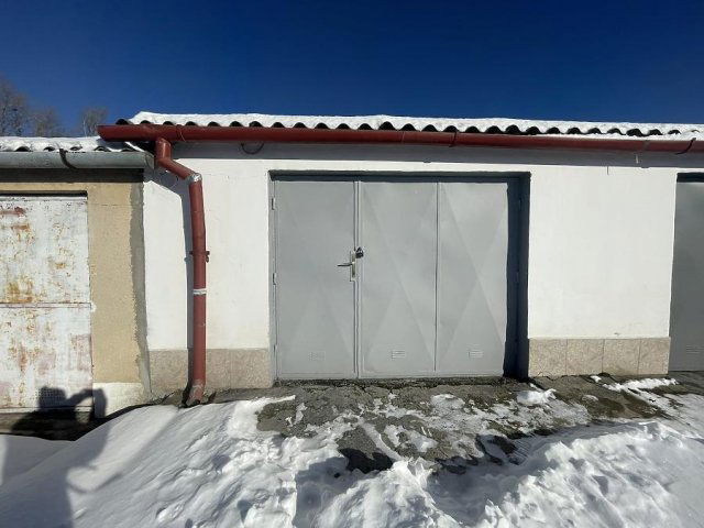 Eladó garázs, Vácon 9 M Ft / költözzbe.hu