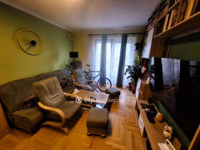 Eladó panellakás, Budapesten, III. kerületben 76 M Ft, 1+2 szobás