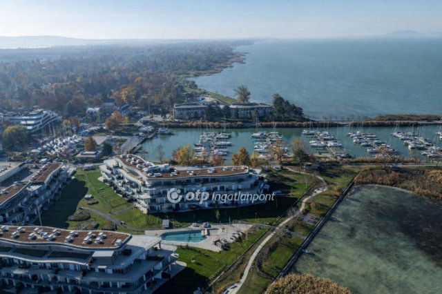 Eladó nyaraló, Balatonszemesen 115 M Ft, 2 szobás