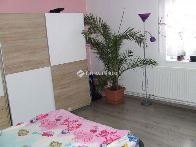 Eladó családi ház, Esztergomban 99.9 M Ft, 5 szobás