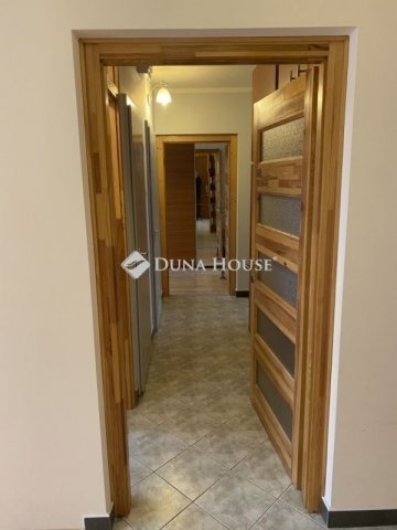 Eladó panellakás, Szegeden 72 M Ft, 3 szobás