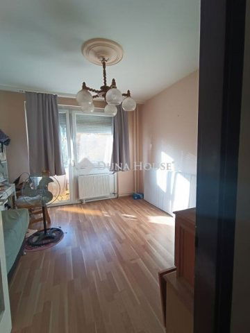 Eladó panellakás, Budapesten, XV. kerületben 72 M Ft, 3 szobás