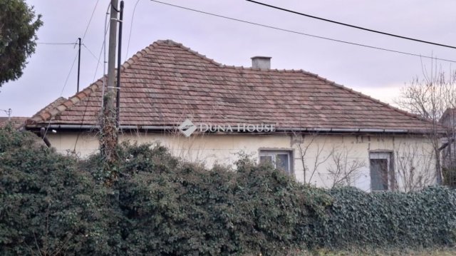 Eladó családi ház, Kerepesen 68.7 M Ft, 3 szobás