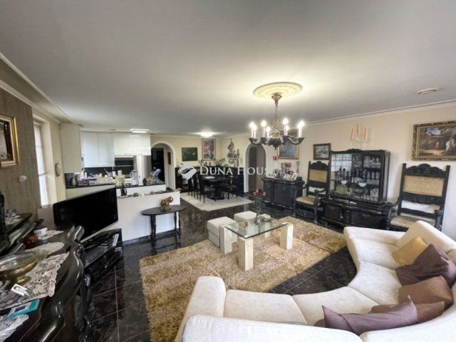 Eladó családi ház, Nyíregyházán 115 M Ft, 6 szobás