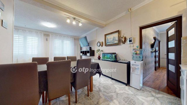 Eladó családi ház, Nyírbátorban 42 M Ft, 3 szobás