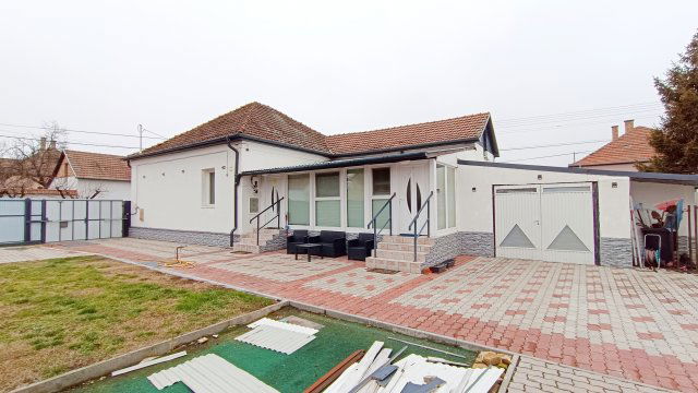 Eladó családi ház, Szegeden 98 M Ft, 3+1 szobás