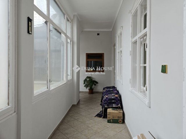 Eladó családi ház, Véménden 46.9 M Ft, 5 szobás