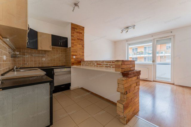 Eladó téglalakás, Budapesten, XI. kerületben 66.9 M Ft, 1 szobás