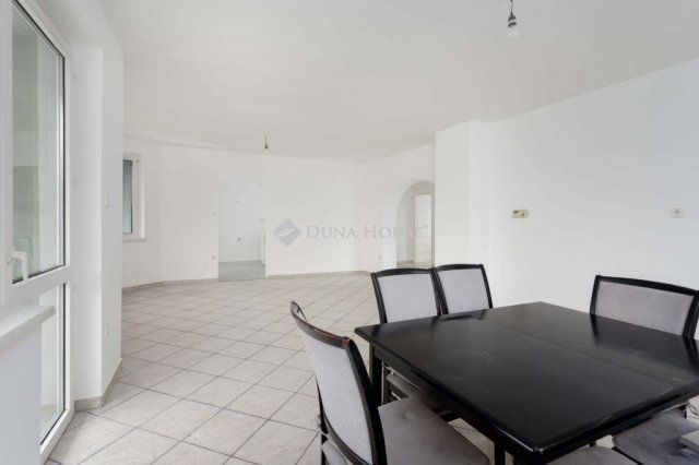 Eladó családi ház, Hegyeshalomban 97 M Ft, 5 szobás