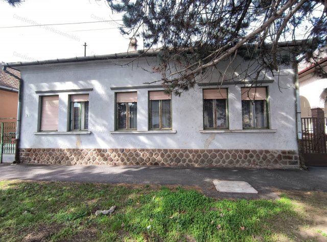 Eladó családi ház, Törökszentmiklóson 59 M Ft, 5 szobás