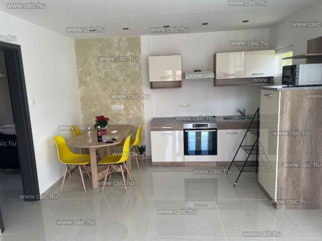 Eladó családi ház, Dunakeszin 69.9 M Ft, 2 szobás