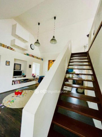 Eladó családi ház, Budakalászon 185 M Ft, 5 szobás