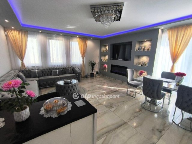 Eladó családi ház, Százhalombattán 129.9 M Ft, 3 szobás