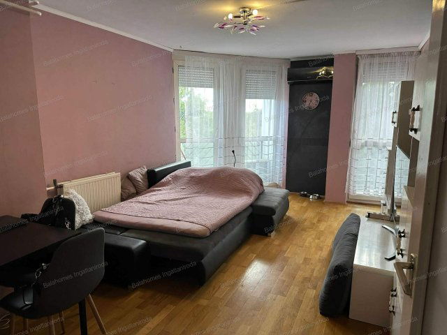 Eladó téglalakás, Siófokon 57 M Ft, 2+1 szobás