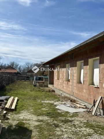 Eladó családi ház, Pilisen 71.99 M Ft, 5 szobás