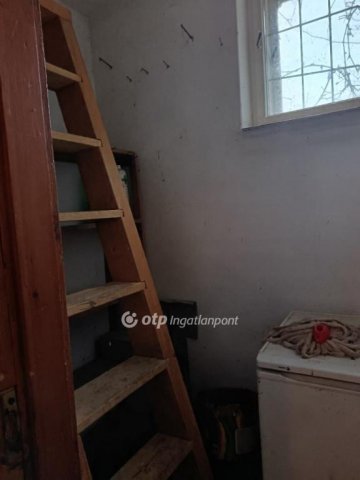 Eladó családi ház, Sárándon 7.5 M Ft, 1 szobás