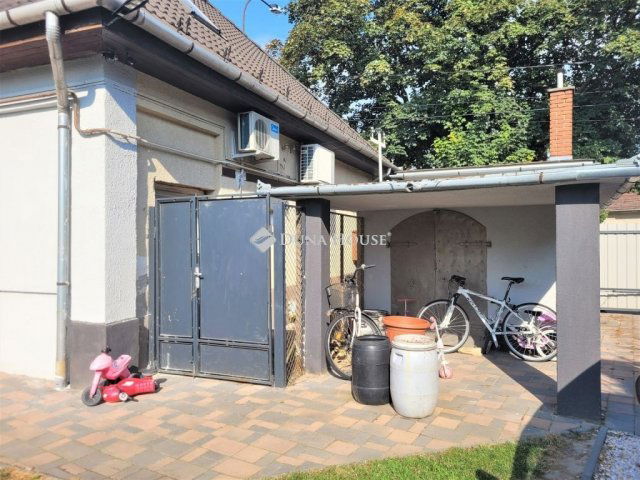 Eladó családi ház, Szigetszentmiklóson 149 M Ft, 5 szobás