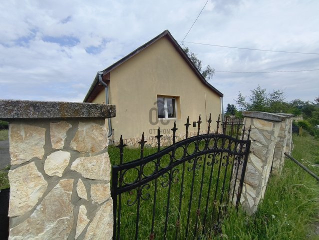 Eladó családi ház, Vécsen 7.99 M Ft, 2 szobás