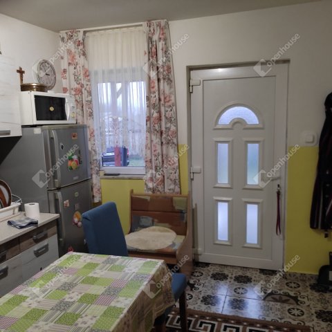 Eladó családi ház, Szergényen 18 M Ft, 1 szobás