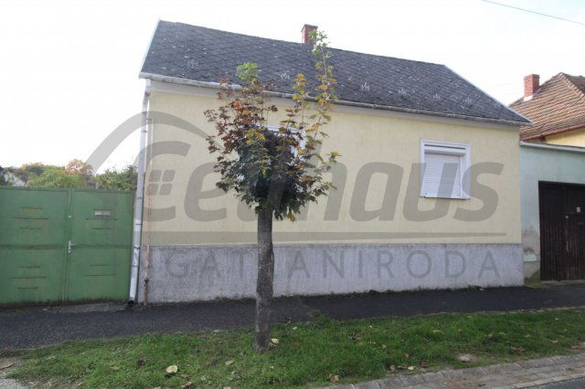 Eladó családi ház, Celldömölkön 25 M Ft, 3 szobás
