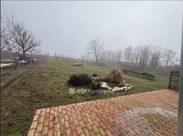 Eladó családi ház, Bezedeken 42 M Ft, 3 szobás