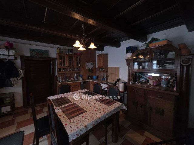 Eladó családi ház, Gannán 86.99 M Ft, 7 szobás