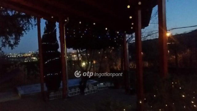 Eladó családi ház, Budapesten, III. kerületben 220 M Ft