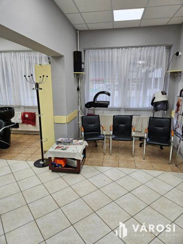 Eladó üzlethelyiség, Debrecenben 70 M Ft, 2 szobás