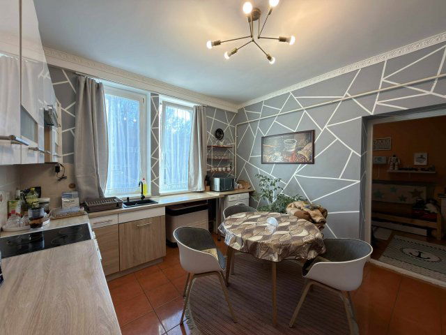 Eladó téglalakás, Komlón, Kossuth Lajos utcában 36.5 M Ft