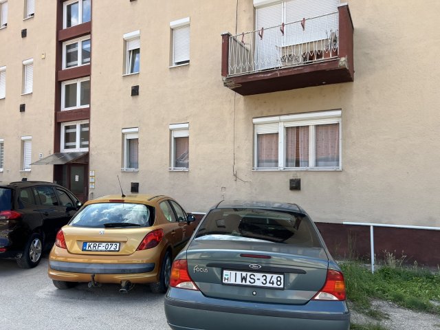 Eladó téglalakás, Pápán 34.9 M Ft, 2 szobás
