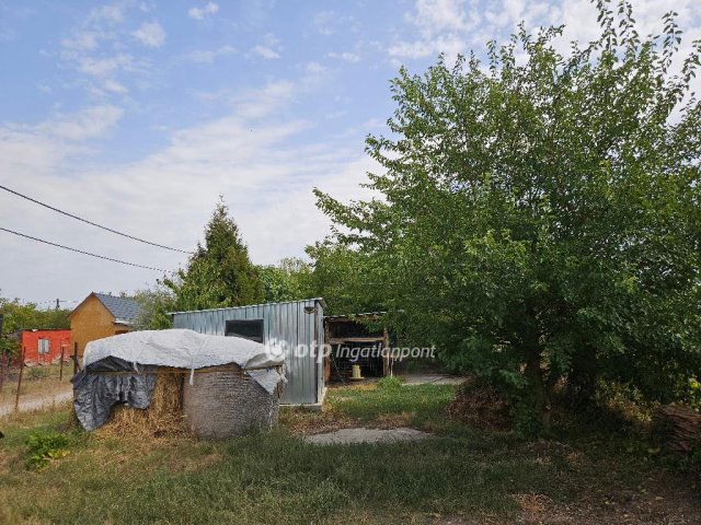 Eladó nyaraló, Gárdonyban 29.8 M Ft, 2 szobás