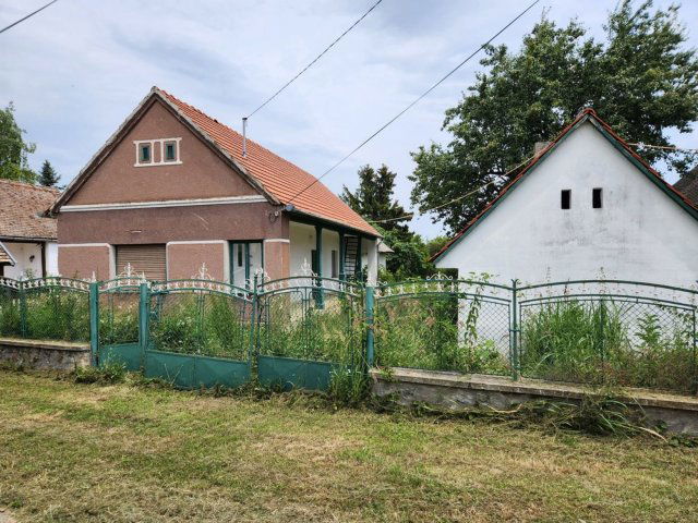Eladó családi ház, Geresdlakon 33 M Ft, 4 szobás