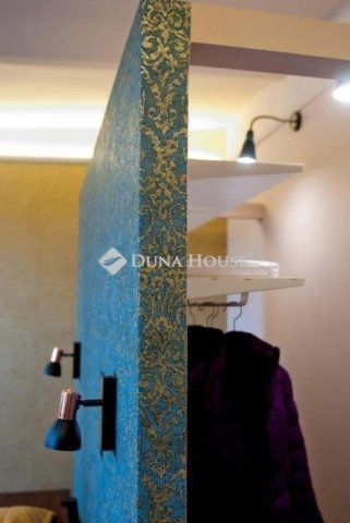 Eladó téglalakás, Pécsett 69 M Ft, 2 szobás