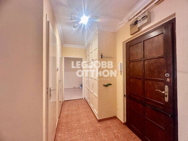 Eladó panellakás, Cegléden 44 M Ft, 2 szobás