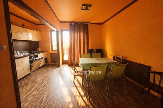 Kiadó családi ház, albérlet, Kismarján 900 E Ft / hó, 3 szobás