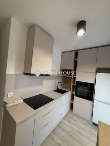 Eladó panellakás, Pécsett 51.9 M Ft, 2 szobás