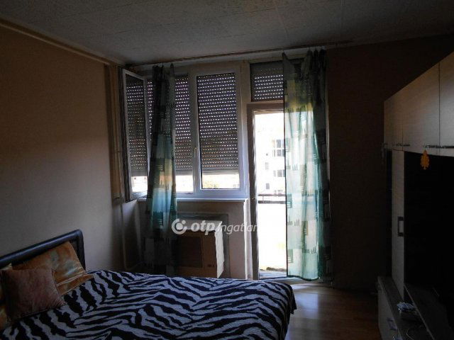 Eladó téglalakás, Sajószentpéteren 13.5 M Ft, 1+1 szobás