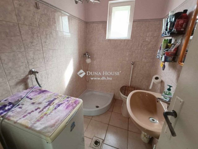 Eladó családi ház, Kecskeméten 59 M Ft, 2 szobás