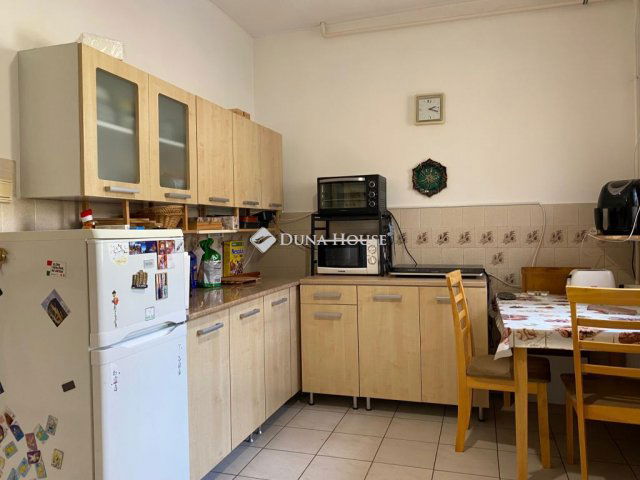 Eladó családi ház, Csabdiban 128 M Ft, 4+1 szobás