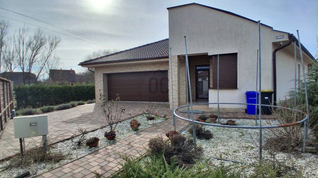 Kiadó családi ház, albérlet, Debrecenben 500 E Ft / hó