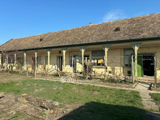 Eladó családi ház, Mezőberényben 13.5 M Ft, 2 szobás