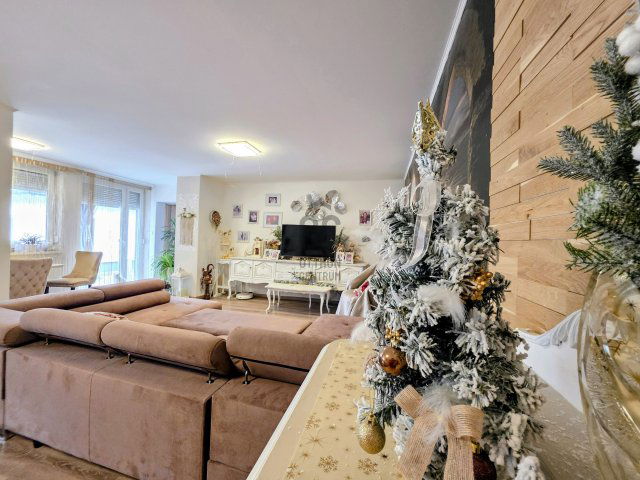 Eladó családi ház, Tökölön 158 M Ft, 5 szobás