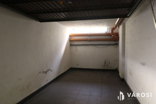 Kiadó garázs, Szegeden 30 E Ft / hó / költözzbe.hu