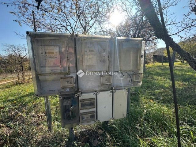 Eladó nyaraló, Csákváron 13.9 M Ft, 1 szobás