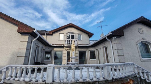 Eladó családi ház, Tahitótfalun 170 M Ft, 5 szobás