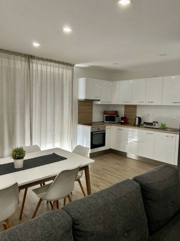 Kiadó téglalakás, albérlet, Debrecenben 330 E Ft / hó, 3 szobás