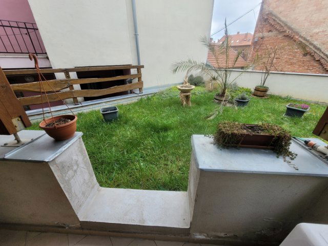 Eladó hotel, Pécsett 650 M Ft, 23 szobás / költözzbe.hu