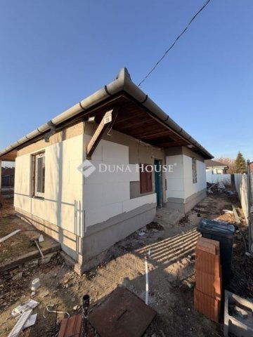 Eladó családi ház, Vecsésen 59.9 M Ft, 4 szobás