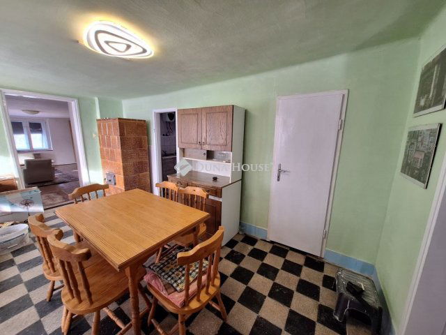 Eladó családi ház, Felcsúton 55.9 M Ft, 2 szobás